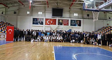 Kore Cumhuriyetinden okullara spor malzemesi yardımı