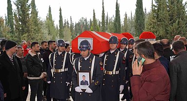 Rahatsızlık sonucu hayatını kaybeden asker son yolculuğuna uğurlandı