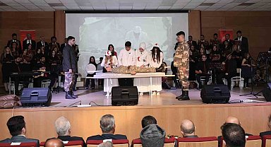 Adıyaman'da, Çanakkale Oratoryosu büyük beğeni aldı