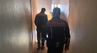 Ağır hasarlı binada kalan genç kız ailesine teslim edildi