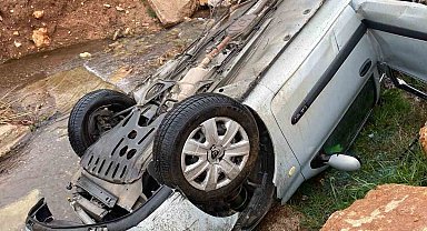 Gölbaşı'nda otomobil şarampole yuvarlandı: 1 yaralı