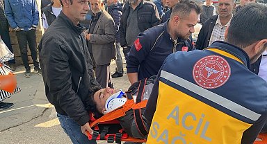 Motosiklet cami duvarına çarptı: 1 yaralı