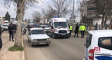 Motosiklet ile otomobil çarpıştı: 1 yaralı