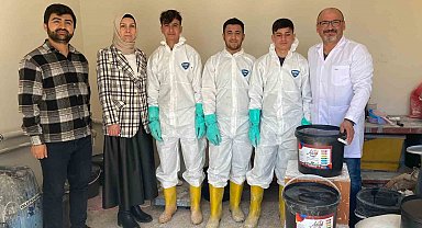 Öğrenciler hem meslek öğreniyor hem de para kazanıyor