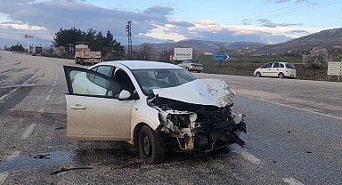 Otomobil ile tır çarpıştı: 1 Yaralı