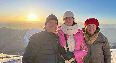 Ünlü Rus Ressam Aleksandr Shadrin Nemrut'ta