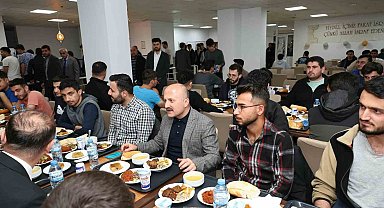 Vali Varol, öğrencilerle bir araya geldi