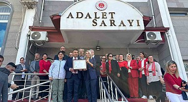 Başkan İskender Yıldırım mazbatasını aldı