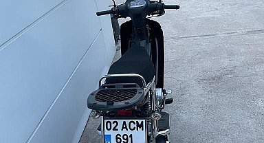Park halinde motosiklet çalındı