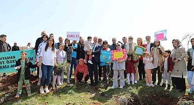 "Otizm için bir fidan da sen dik" etkinliği düzenlendi