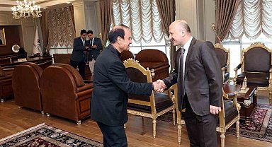 Vali Osman Varol vatandaşları ağırladı
