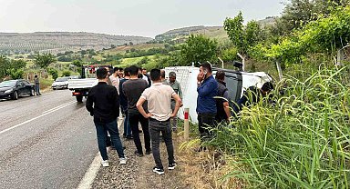 Adıyaman'da kontrolden çıkan minibüs yan yattı: 14 yaralı
