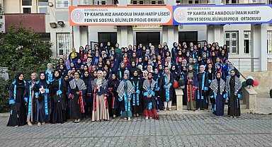 Mezuniyet töreninde anlamlı tepki