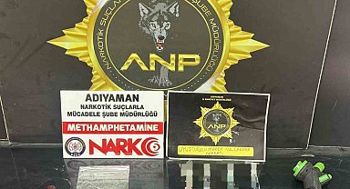 Şüpheli şahısların üzerinden uyuşturucu ve silah çıktı
