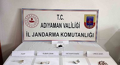 Uyuşturucuyla yakalanan 5 kişi gözaltına alındı