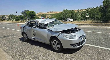 Adıyaman'da biçerdöver ile otomobil çarpıştı: 1'i ağır, 3 yaralı