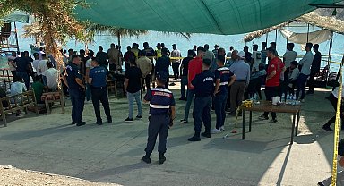Bayramda ailesiyle gezmeye çıkan küçük kız baraja düştü
