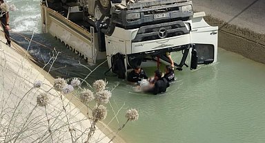 HES kanalına düşen kamyonun sürücüsü hayatını kaybetti