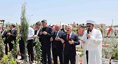 Kent protokolü şehitlik ziyaretinde bulundu