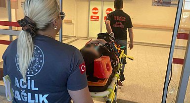 Kırmızı ışıkta duran otomobile çarptı: 1 yaralı