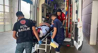 Motosiklet ile otomobil çarpıştı: 1 yaralı