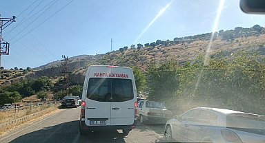Piknikçilerin hatalı parkı yolu trafiğe kapattı