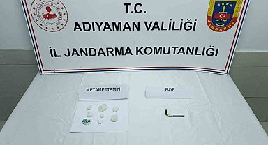 Şüpheli araçtan uyuşturucu ele geçirildi