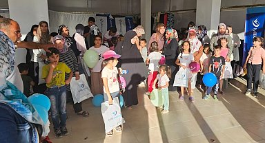 Yardıma muhtaç 200 kız çocuğu bayram öncesi giydirildi