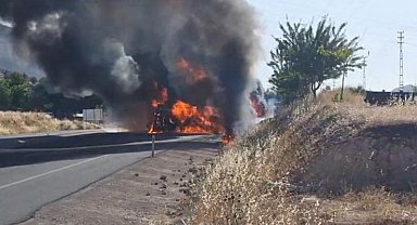 Akaryakıt yüklü tanker alev alev yandı