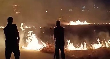 Evlere yakın çıkan yangın korku ve paniğe neden oldu