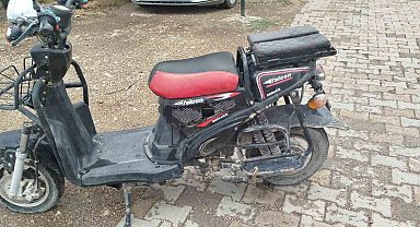 Otomobil ile elektrikli bisiklet çarpıştı: 1 yaralı