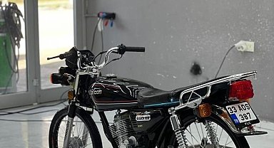 Park halindeki motosiklet çalındı