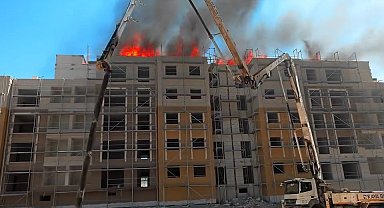 Yapımı devam eden 6 katlı binada çıkan yangın korkuttu