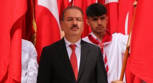 23 Nisan Bayramı dolayısıyla çelenk sunma töreni gerçekleşti - Videolu Haber