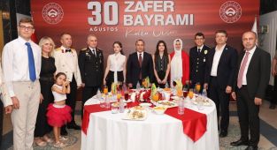 30 Ağustos Kabul Resepsiyonu'na dayanışma ruhu damga vurdu - Videolu Haber