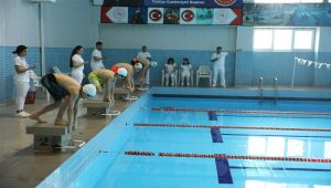 7 İlden 130 Sporcu Çeyrek Final İçin Kulaç Attı