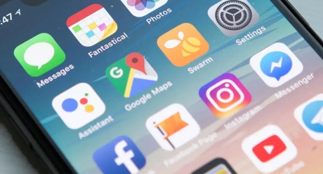 AB Rekabet Kurulu Şefi: Google ve Facebook Her Veriyi Topluyor