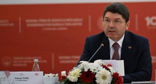 Adalet Bakanı Tunç'tan Sert Tepki: 'Meclis Başkanvekiline yapılanlar kabul edilemez'