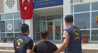 Adana’da çeşitli suçlardan aranan 15 şahıs yakalandı