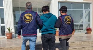 Adana’da sabıkalı şahıslara operasyon