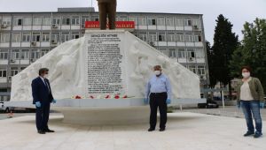 ADD Yönetimi Atatürk Anıtına Çiçek Bıraktı - Videolu Haber