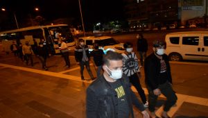Adıyaman'a getirilen 50 düzensiz göçmen, sınır dışı edilecek - Videolu Haber