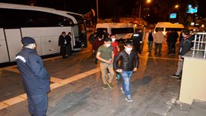 Adıyaman’a getirilen 60 düzensiz göçmen sınır dışı edilecek - Videolu Haber