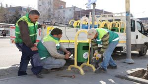 Adıyaman Belediyesi Eskiyen Çöp Kovalarını Yeniliyor