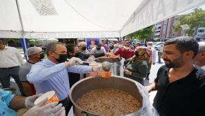 Adıyaman Belediyesi’nden 2 bin 500 kişilik aşure ikramı