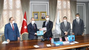Adıyaman Belediyesi’nden uzaktan eğitime 2 bin 300 tablet desteği - Videolu Haber