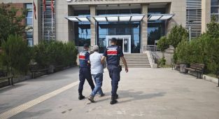 Adıyaman’da 10 yıl kesinleşmiş hapis cezası bulunan firari yakalandı