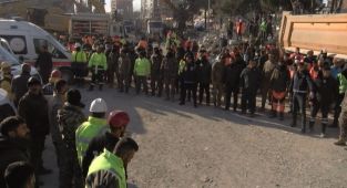 Adıyaman'da 138'inci saatte otel enkazından canlı çıktı