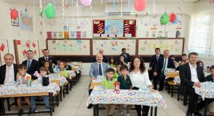 Adıyaman'da 161 bin öğrenci için ders zili çaldı