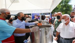 Adıyaman'da 3 bin kişiye aşure dağıtıldı - Videolu Haber